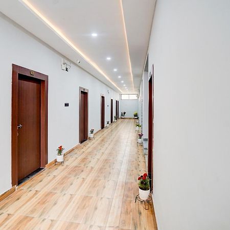 Hotel Vibe Blu- Varanasi Luaran gambar