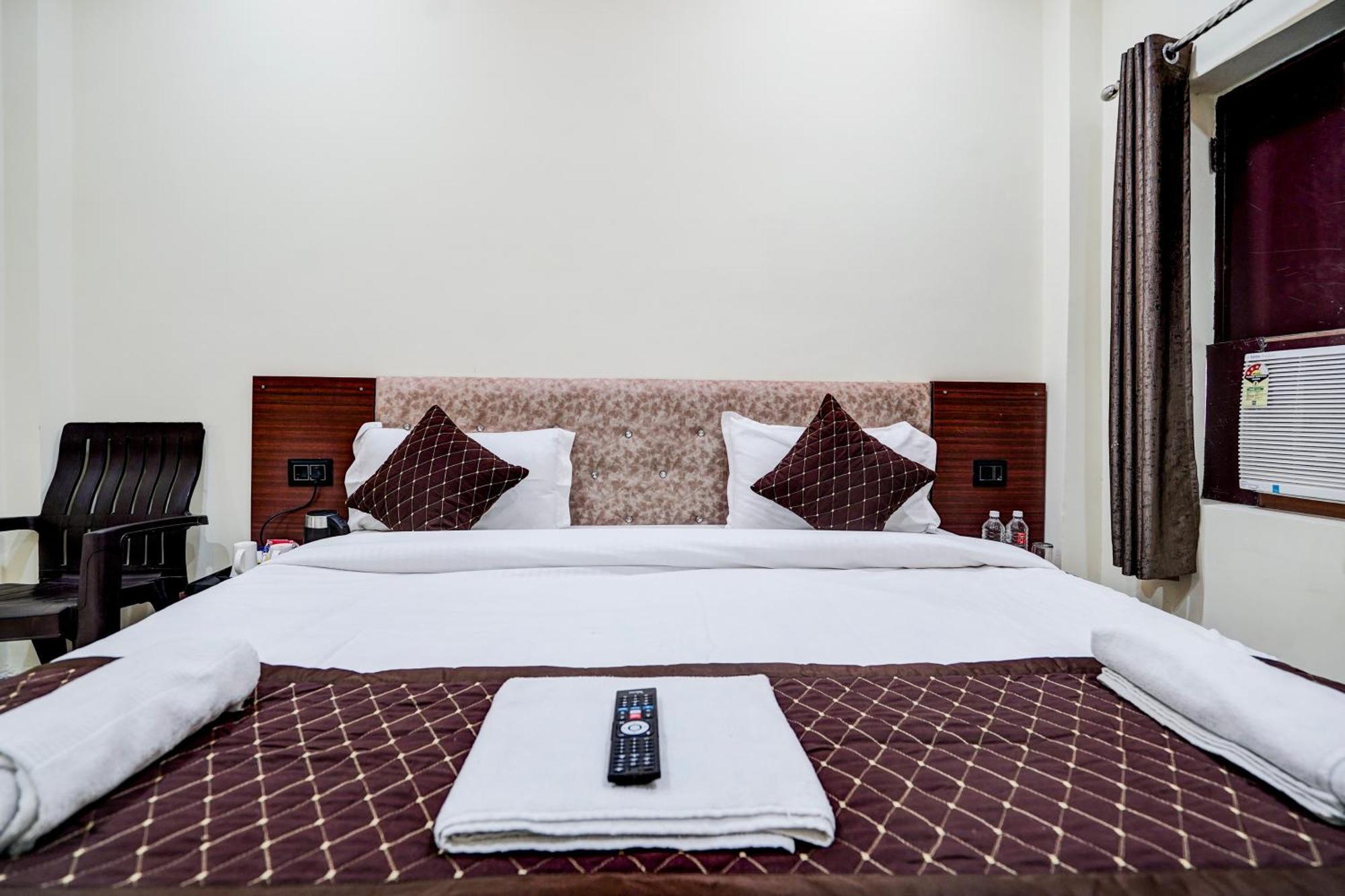 Hotel Vibe Blu- Varanasi Luaran gambar