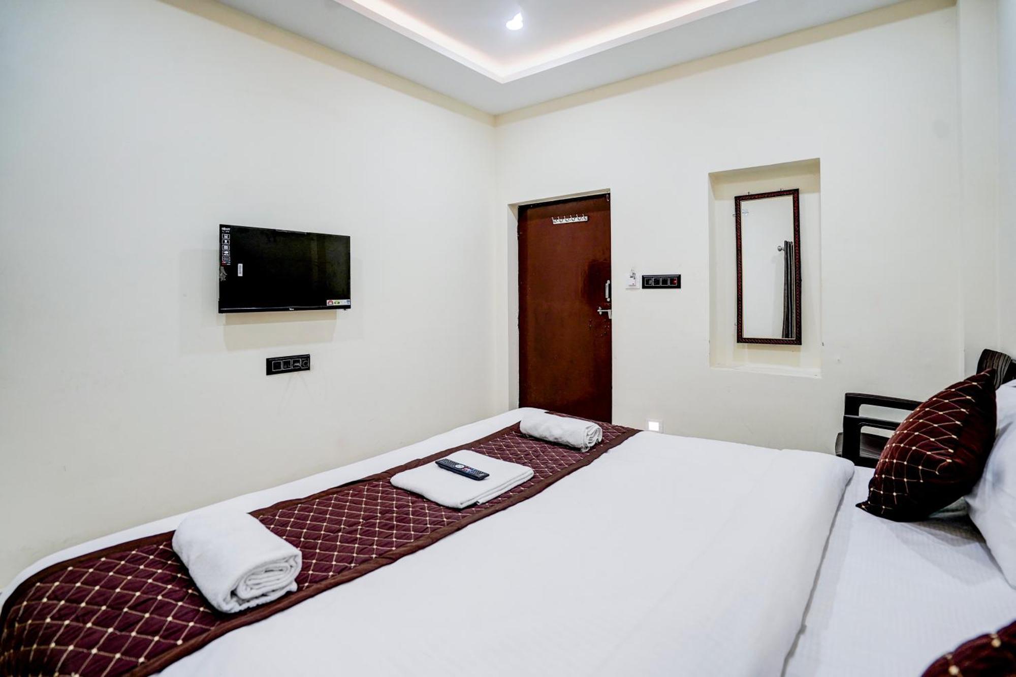 Hotel Vibe Blu- Varanasi Luaran gambar