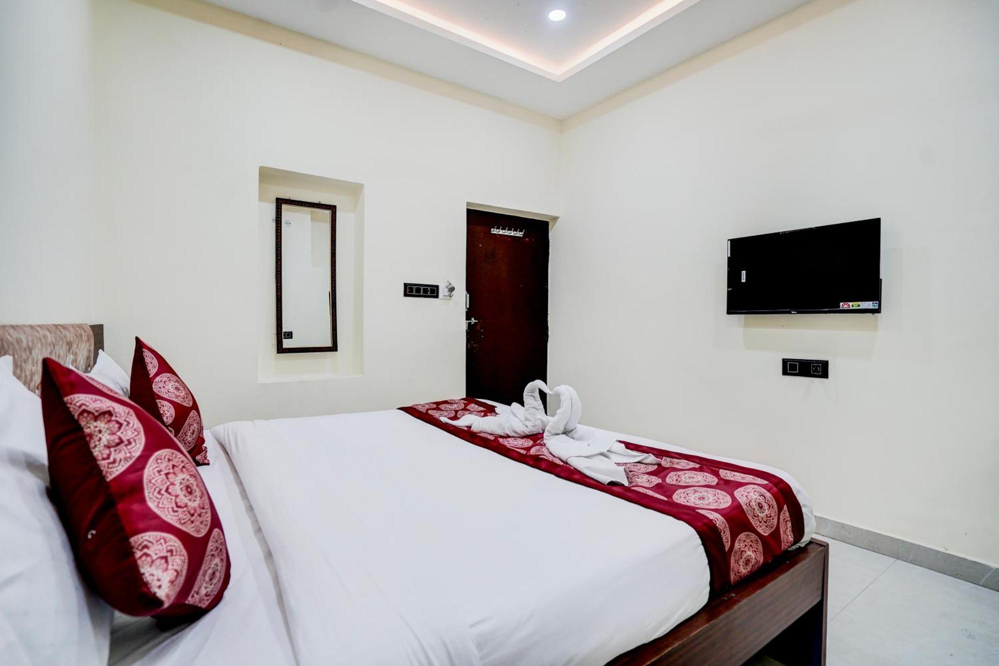 Hotel Vibe Blu- Varanasi Luaran gambar