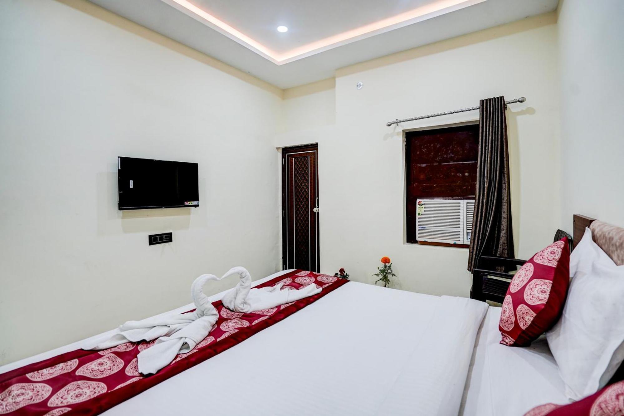 Hotel Vibe Blu- Varanasi Luaran gambar