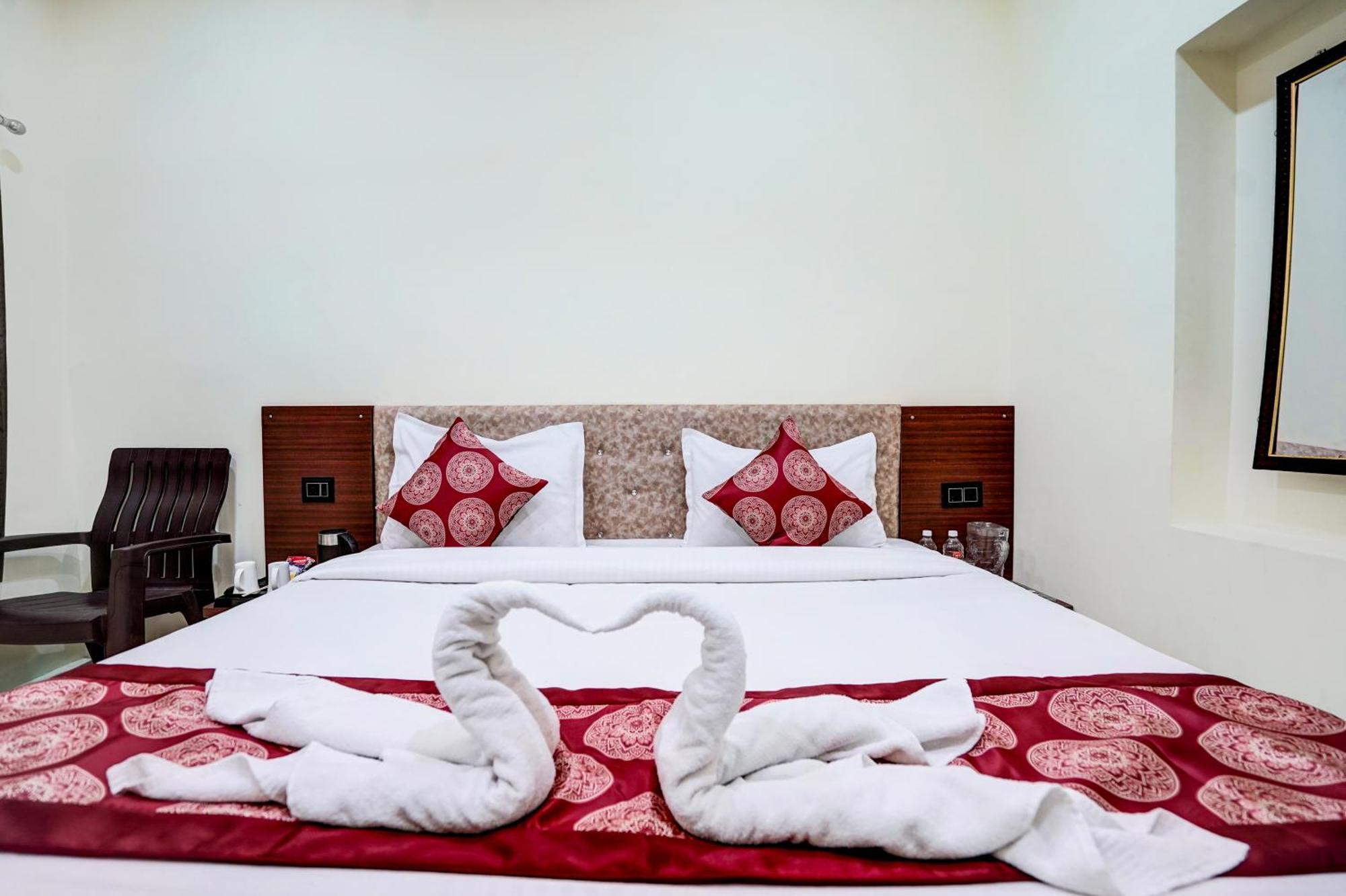 Hotel Vibe Blu- Varanasi Luaran gambar