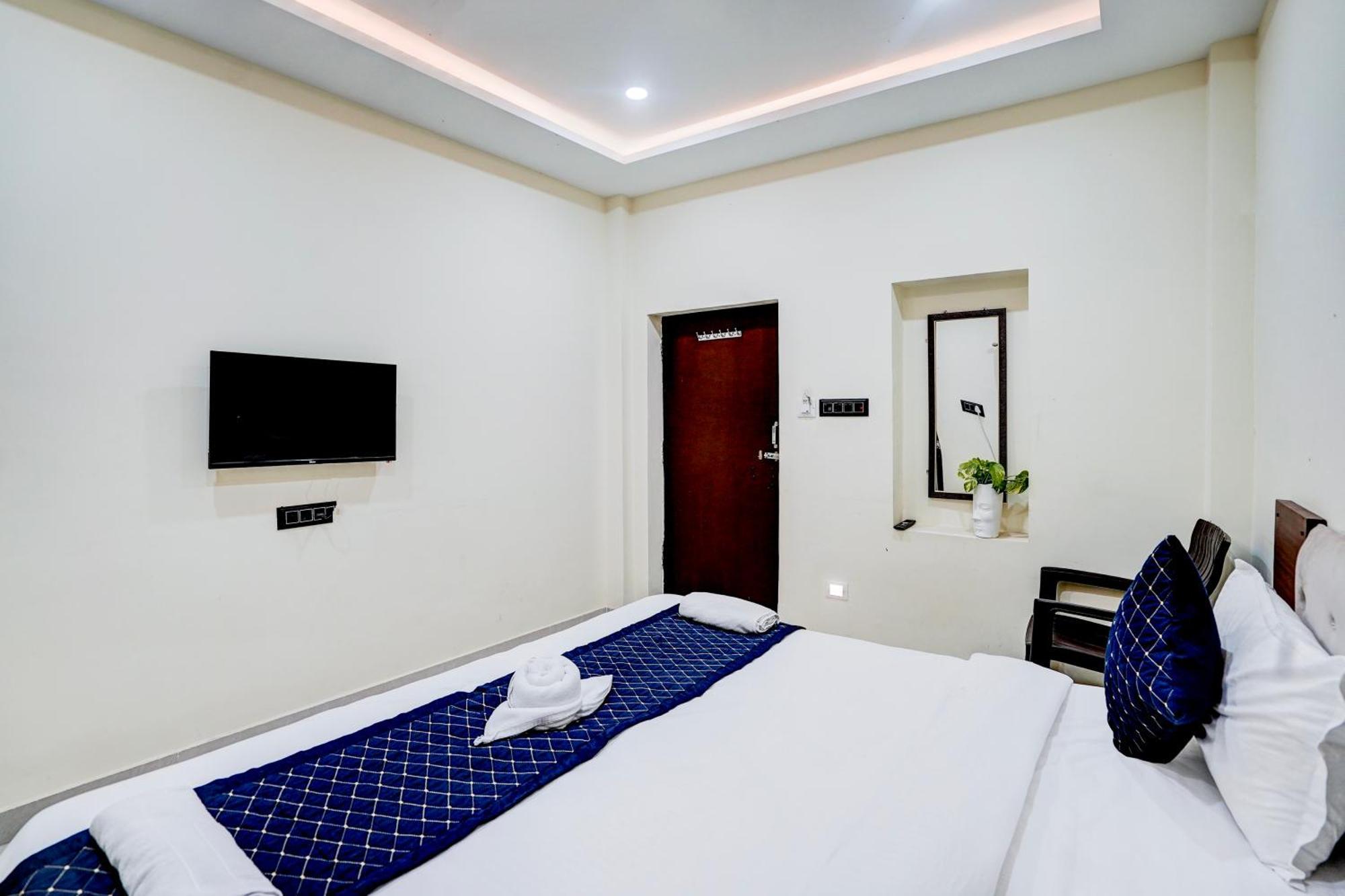 Hotel Vibe Blu- Varanasi Luaran gambar